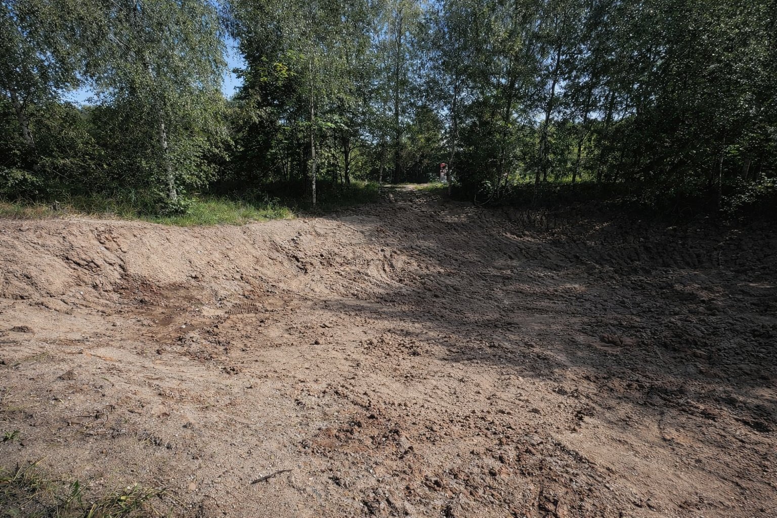 Работа RedHills — проект 36: очистка водоёмов, земляные работы, благоустройство